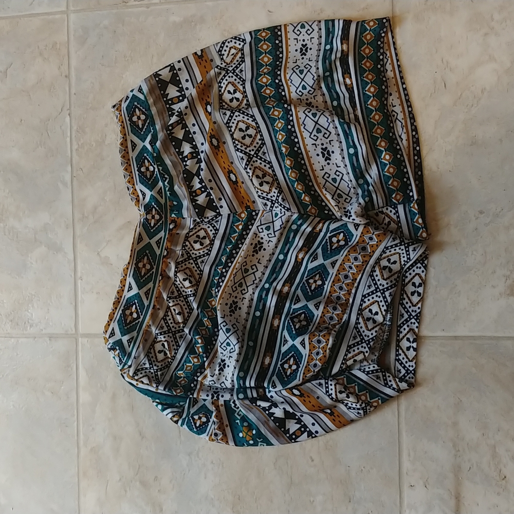 Patterned shorts - Picture 2 of 2